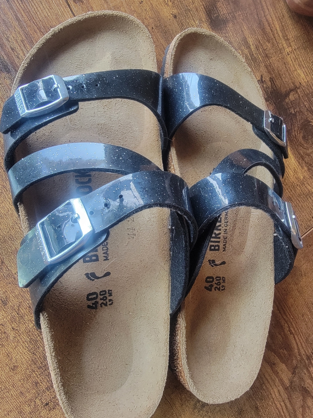 Black Glitter Three-Strap Buckle Sandals